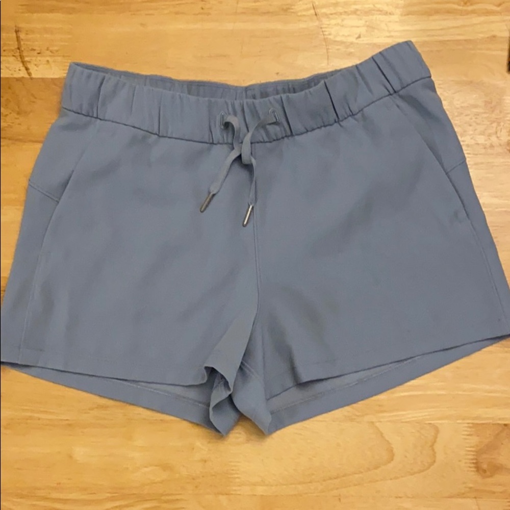 Lululemon On The Fly Short 2.5” - size 8